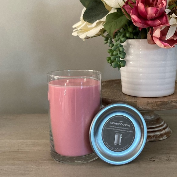 Yankee Candle Other - Yankee Candle® Fresh Cut Roses 20 oz. Large Tumbler Candle